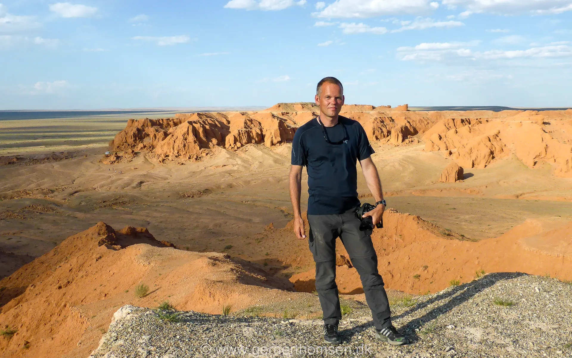 Bayanzag (Flaming Cliffs) i Mongoliet, som er verdenskendt for fund af dinosauræg og -skeletter